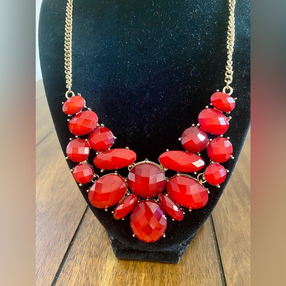 BOGO 2 x $10 NWOT “Red/ Gold Tone Statement Necklace” - Picture 2 of 9